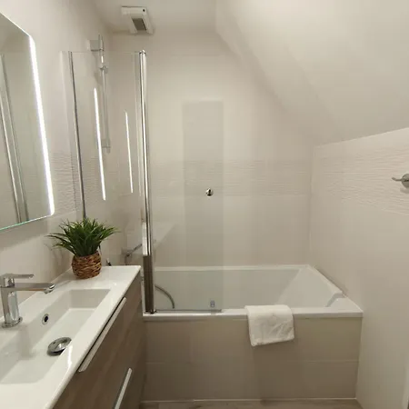 Le Petit Birdie Hameau 11 Ferienhaus *